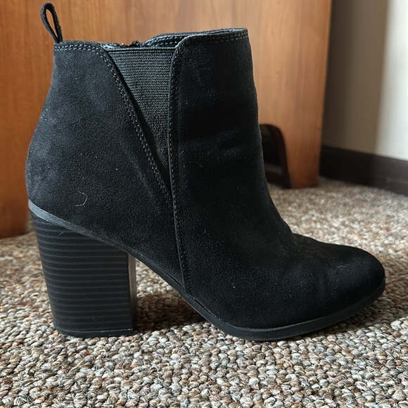 Express Booties - Picture 2 of 4